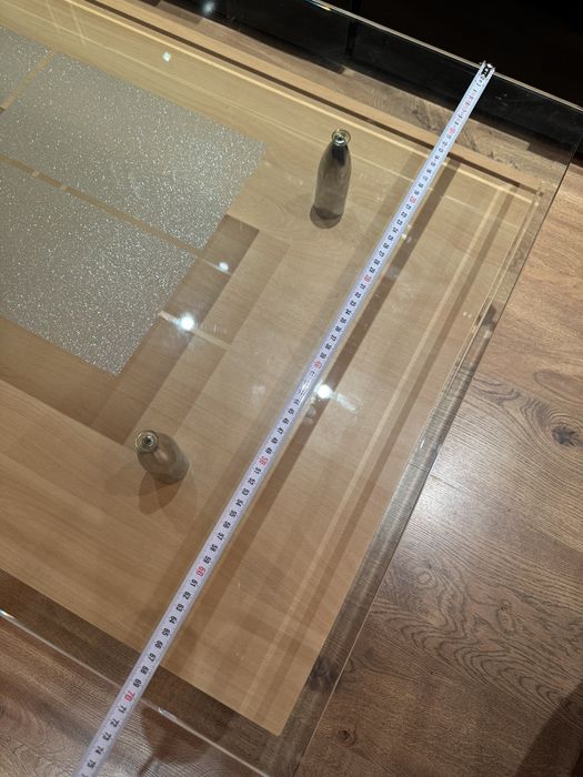 Холна маса със стъкло