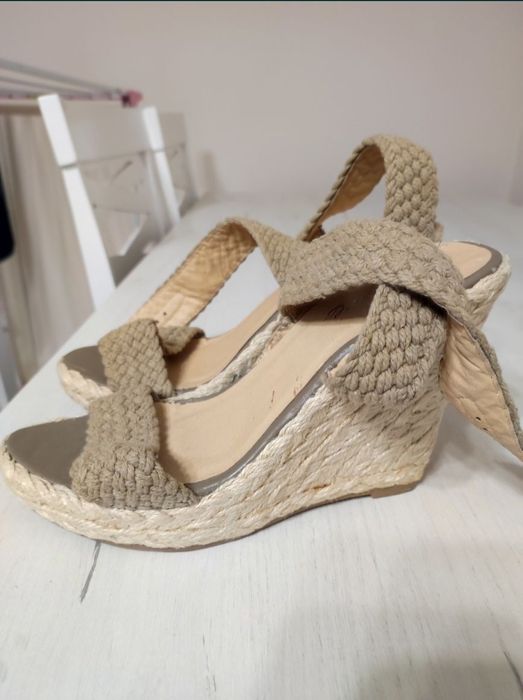 Продам босоножки 36 и 38 размера