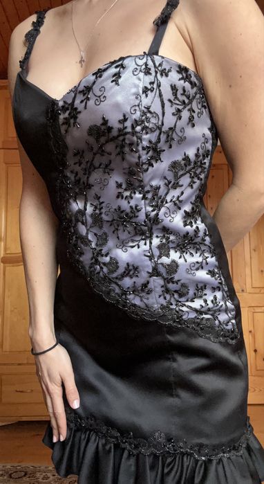 Официална рокля, подходяща и за бал