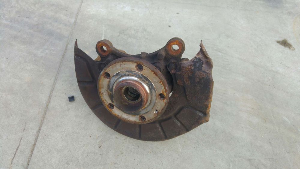 Fuzeta dreapta fata 1.9 tdi vw touran 1t