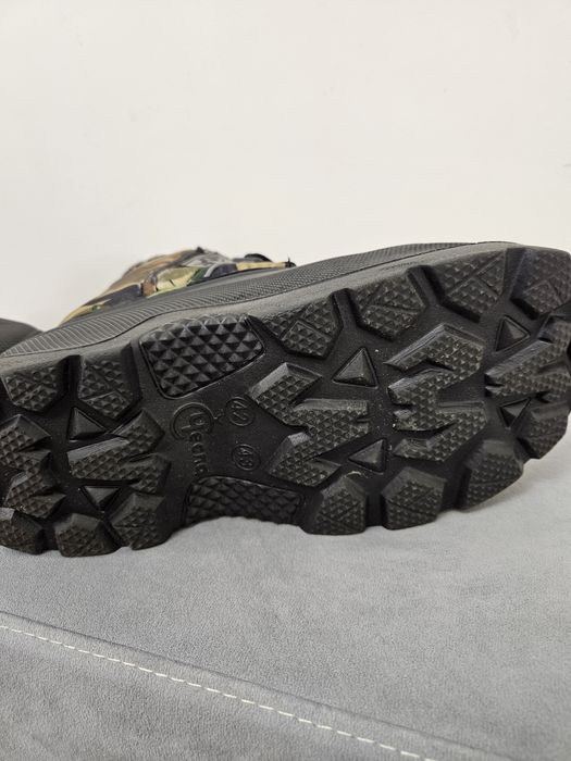 Предлагаются к продаже термосапоги.