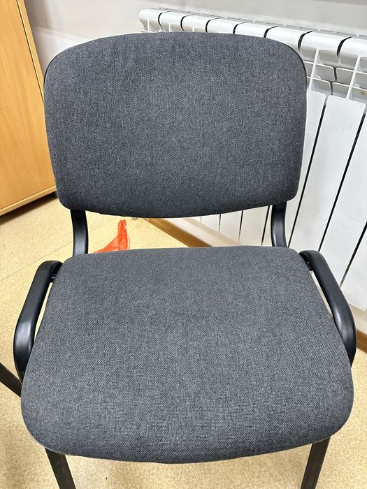 Продам офисные стулья