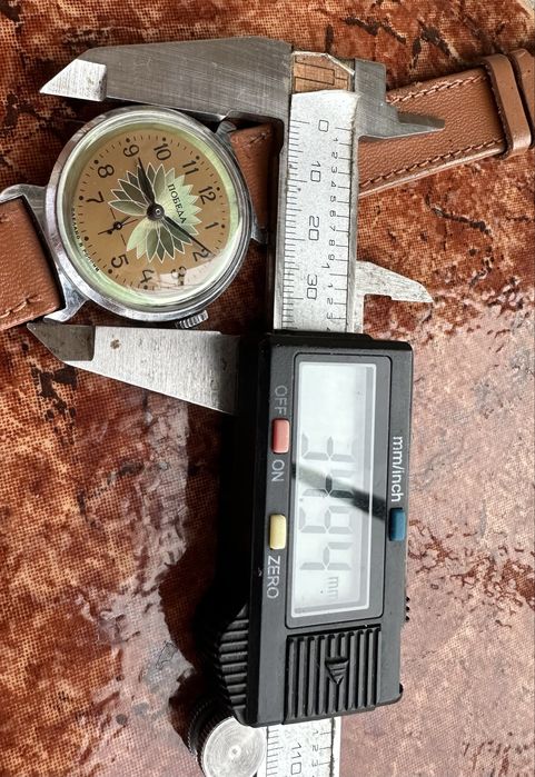 Руски механичен часовник Победа 90 години