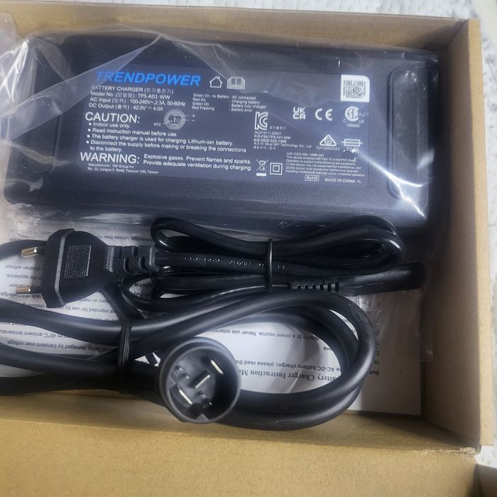 Încărcător Trendpower baterie SIMPLO Intube E-bike 4A 36V.Yamaha.630Wh-720Wh