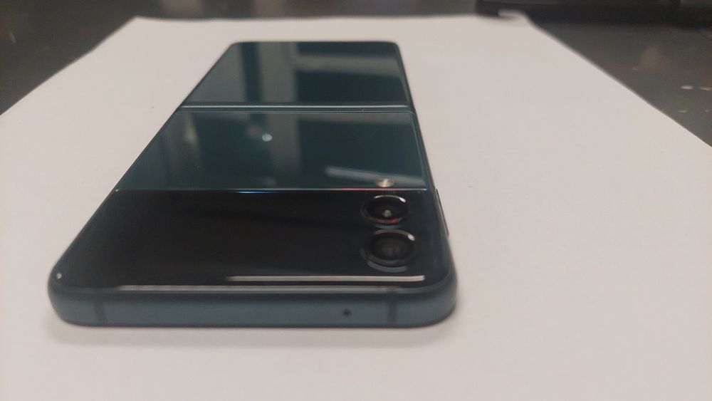 Samsung Z Flip 3  5G 128GB Без Кутия и Гаранция