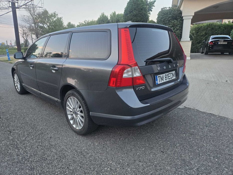 Vand autoturism Volvo (familiar)foarte intretinut
