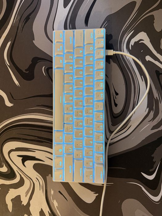 Нова механична клавиатура 60% с подсветка и нова геймърска мишка Aula