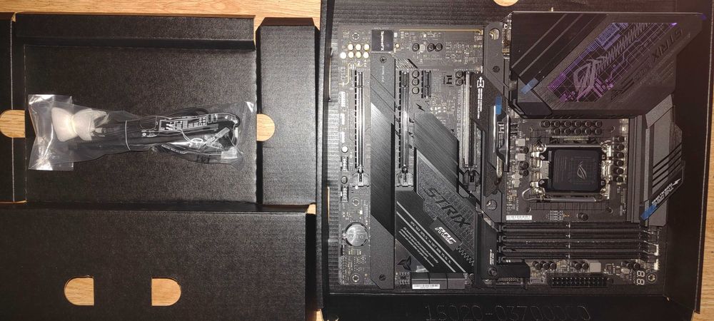 ASUS Strix Z690E Gaming Wifi