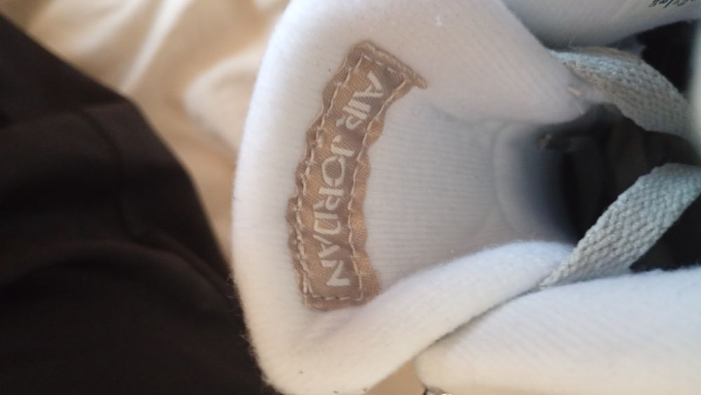 Jordan 4 Frozen Moments