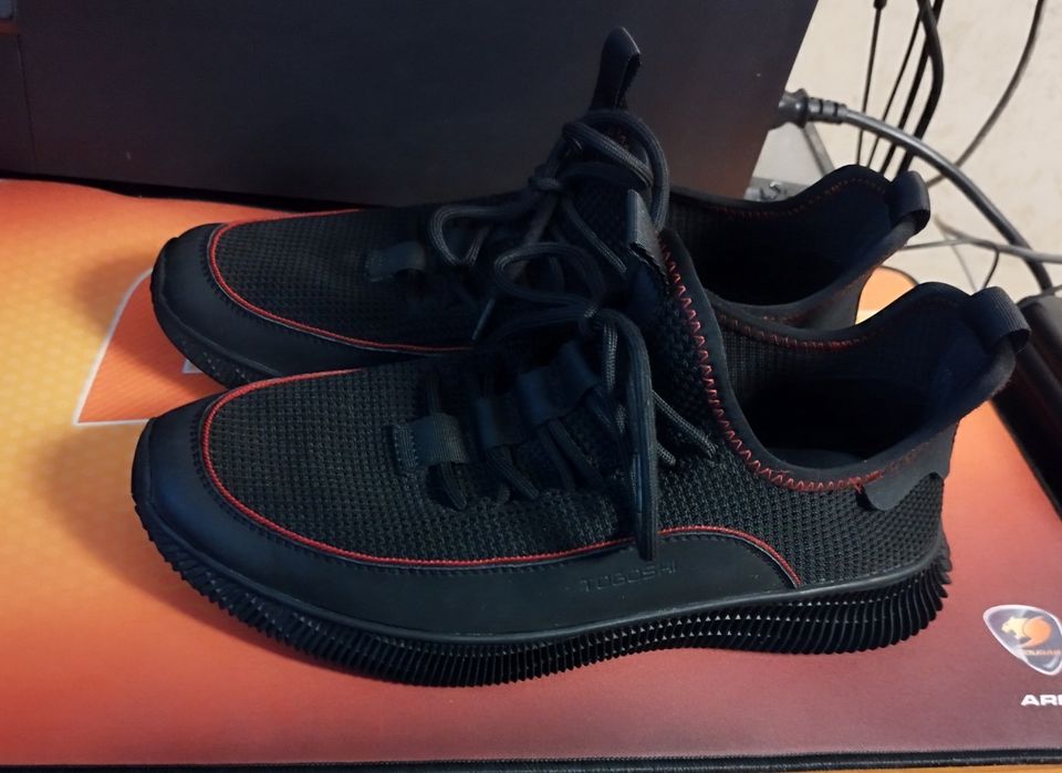 Сникърси Togoshi