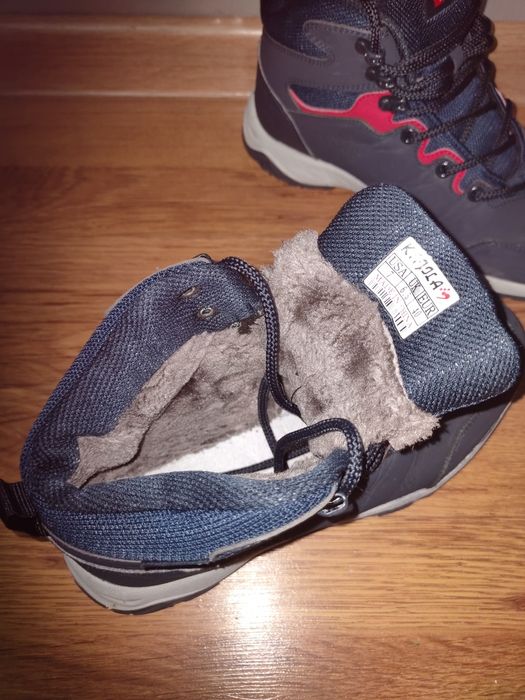 Продам зимние ботинки