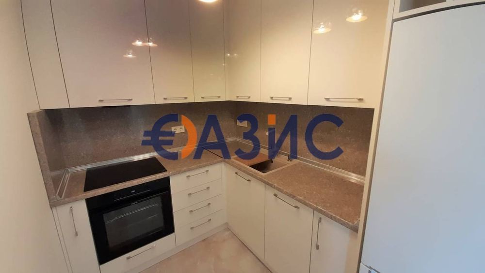 Продава се Двустаен апартамент в Бургас, Център - 74 кв.м за 1551 €/кв.м - Снимка #8