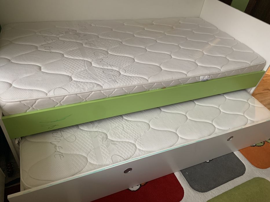 Легло тип сандвич