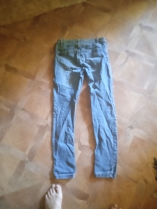 Продам детские вещи .