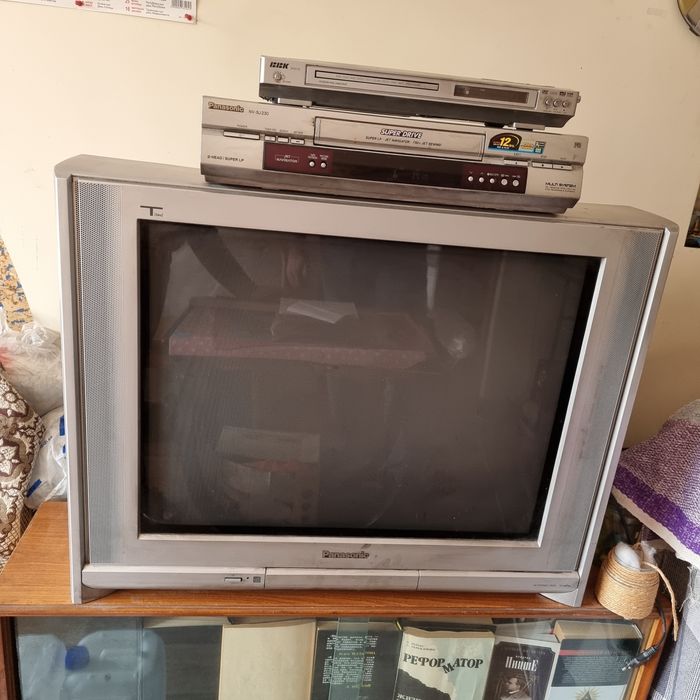 Телевизор ЭЛТ, Видеомагнитофон DVD проигрователь