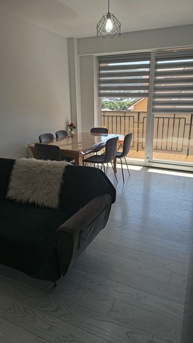 Închiriez apartament