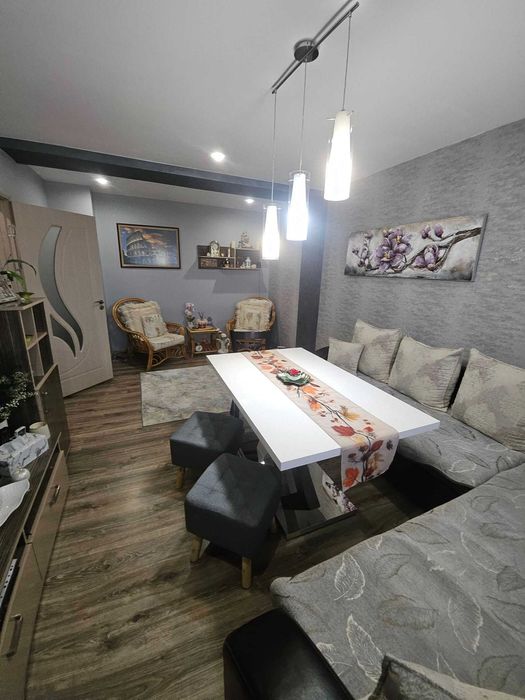 Продава се Тристаен апартамент в Казанлък - 91 кв.м за 1681 €/кв.м - Снимка #9