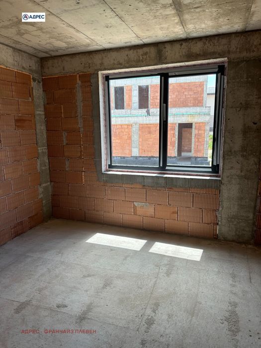 Продава се Къща в Плевен, Кайлъка - 256 кв.м за 1465 €/кв.м - Снимка #4