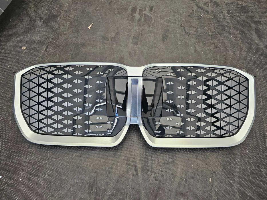 Решетка BMW X1 U11 X2 U12 51135A7D664 5A7D664