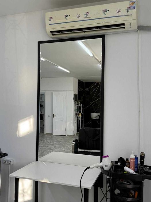 Зеркало для салона красоты