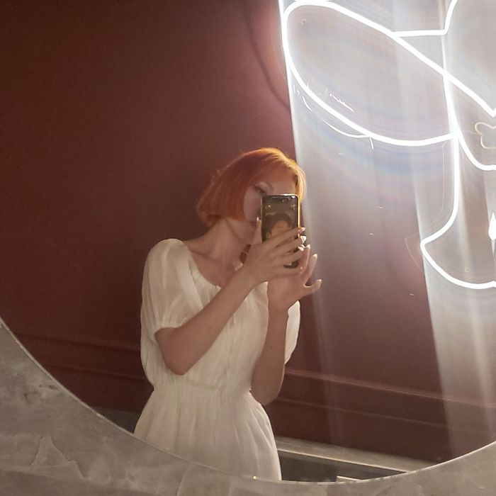 Белое платье.           .