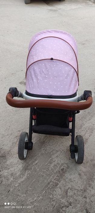 Продавам бебешка количка 3 в 1 Kikkaboo