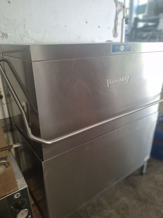 Миална машина професионалена посудна HOBART