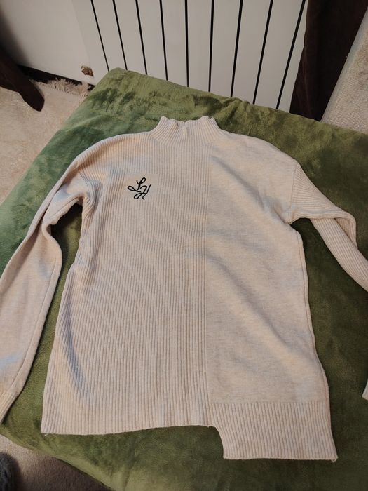 Продам свитер размер 46