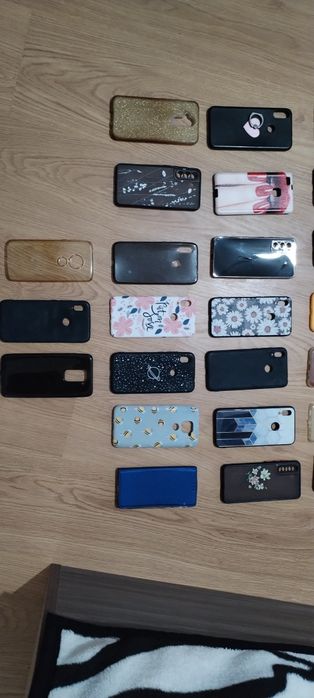 Калъфи за различни телефони+ подарък