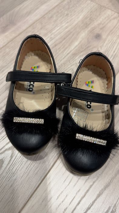 Обувь( сапоги, туфельки) на девочку 1-6 лет