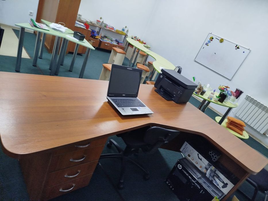 Стол офисный продам