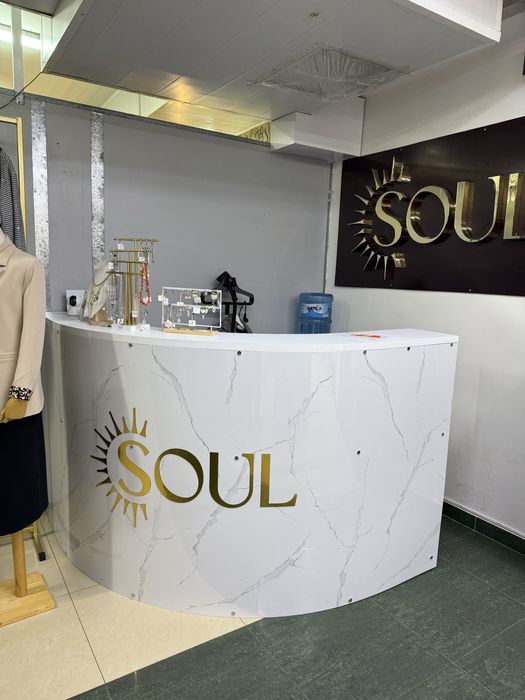 Продам ресепшн четьверть круга. В идеале