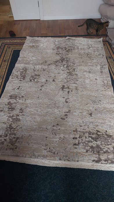 Продам ковер новый 2/1.5