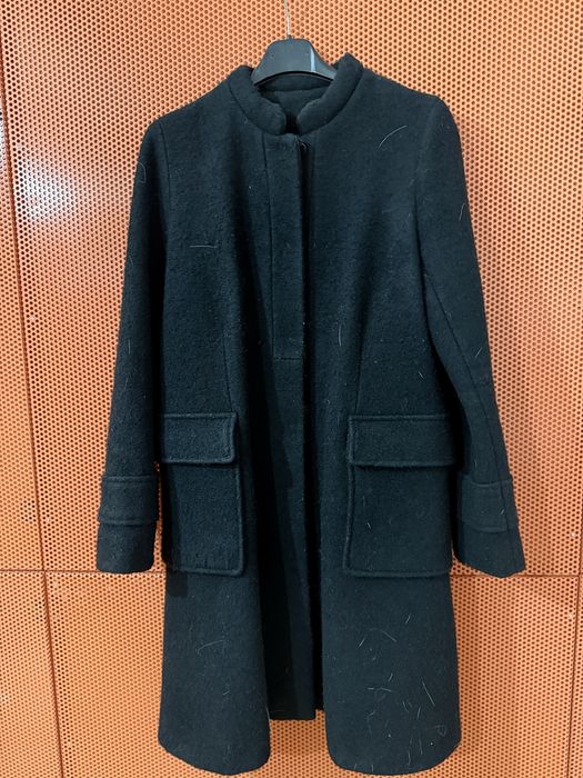 Черно дълго палто, кройка камбана с външни джобове