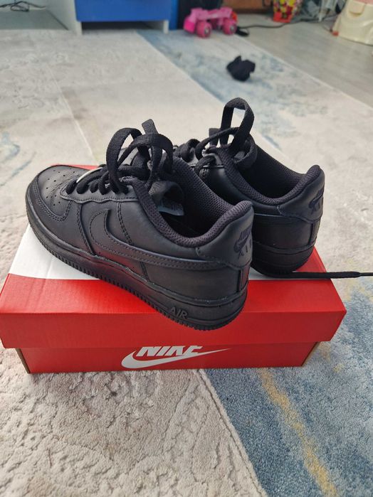 Детски маратонки Nike AIR FORCE 1