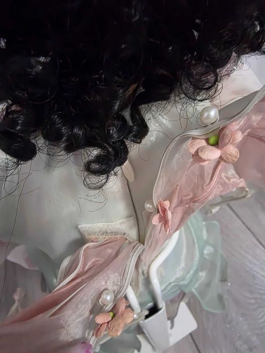 Păpușă de porțelan