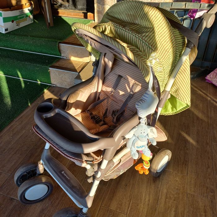 Vând cărucior Bertoni cu mâner reversibil