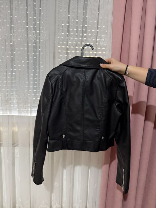 Дамско кожено яке