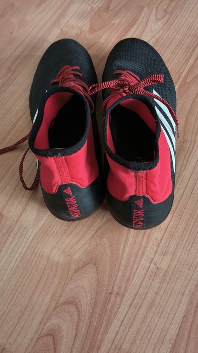 Ghete Fotbal Adidas Predator Negru cu Rosu Mărimea 46