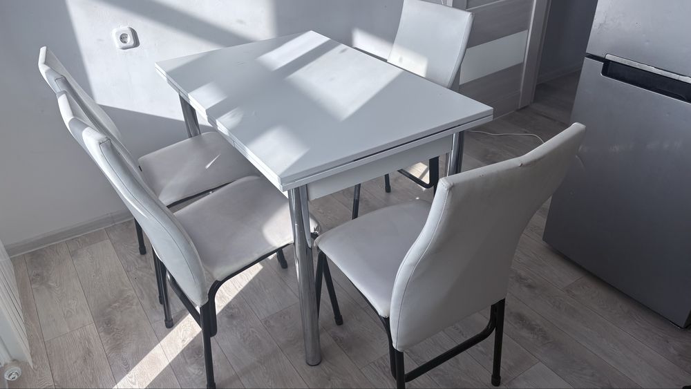 стол со стулями