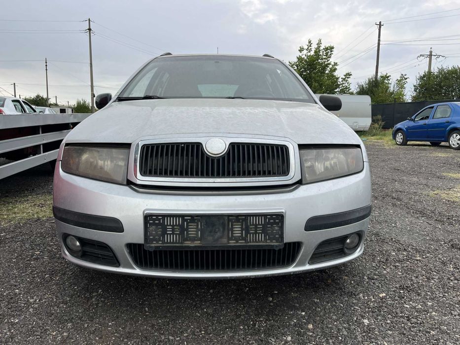 Dezmembrez Skoda Fabia 1 facelift break gri argintiu 9156 an 2008 1,9 TXI cod AXR 74KW