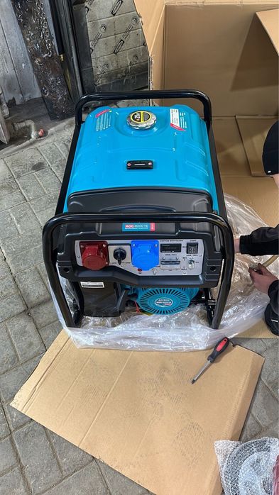 Продам бензиновый генератор