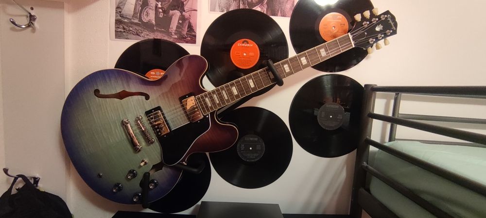 Suport perete pentru chitara electrica