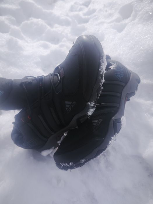 Кроссовки горные