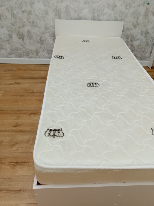 Продам односпальную кровать