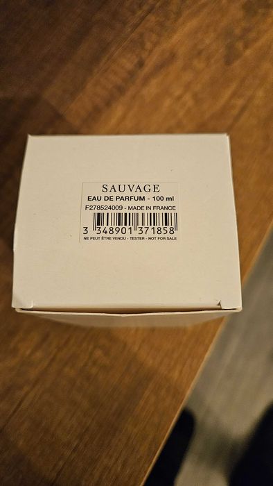 Продавам парфюм DIOR Sauvage 100ml.
