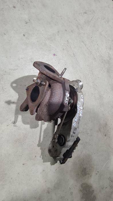 Turbo landrover discovery td4 3.0td an 2012 partea stang AX2Q 6K682 CA