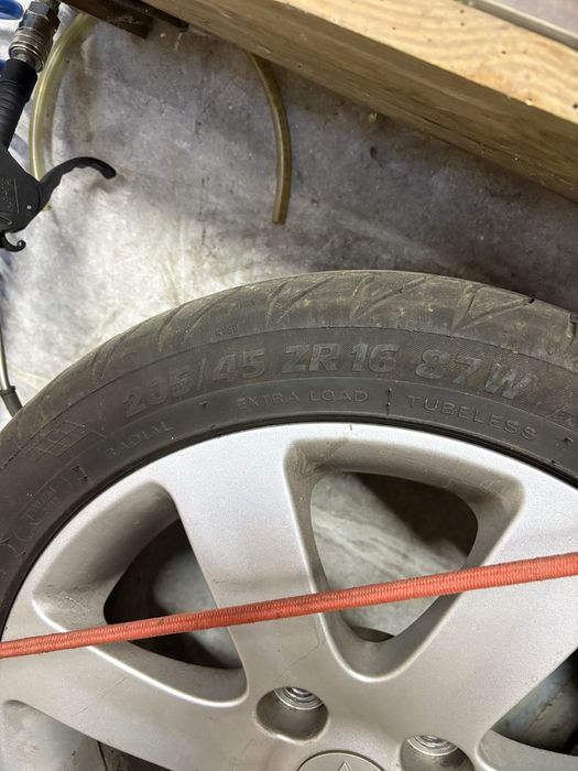 Джанти с гуми за Mitsubishi