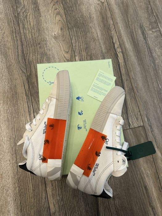 Off-White кецове 37 номер нови!