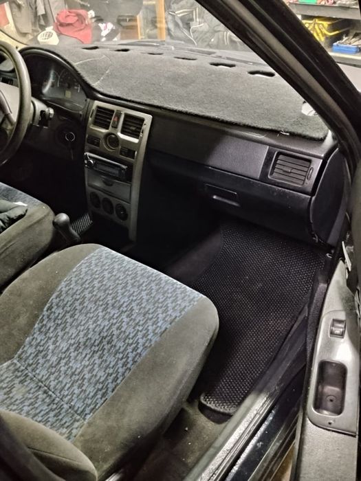 Продается приора 1 поколения